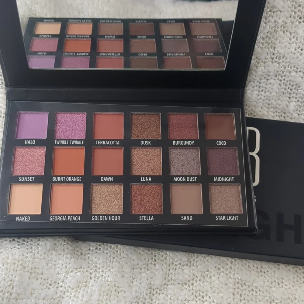 KAB Day + Night Eyeshadow Palette, 21.6g/0.76oz
